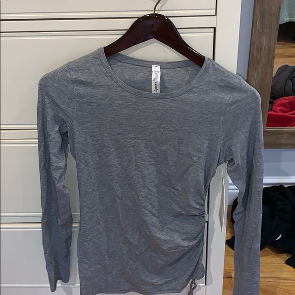 athletic tops long sleeve